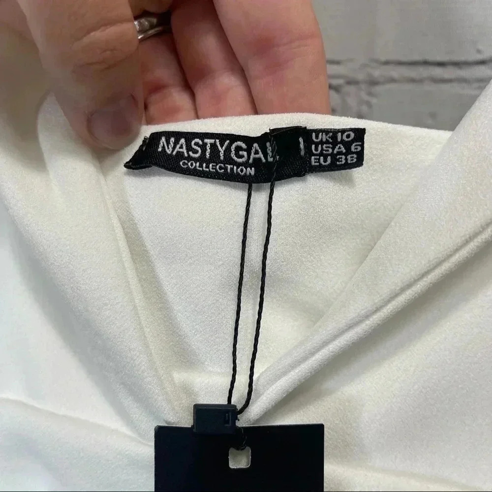 NWT Nasty Gal White Deep Down Plunging Crop Top SIZE 10 - Picture 5 of 10